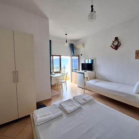 Hotel Sirena Radhimë Zewnętrze zdjęcie