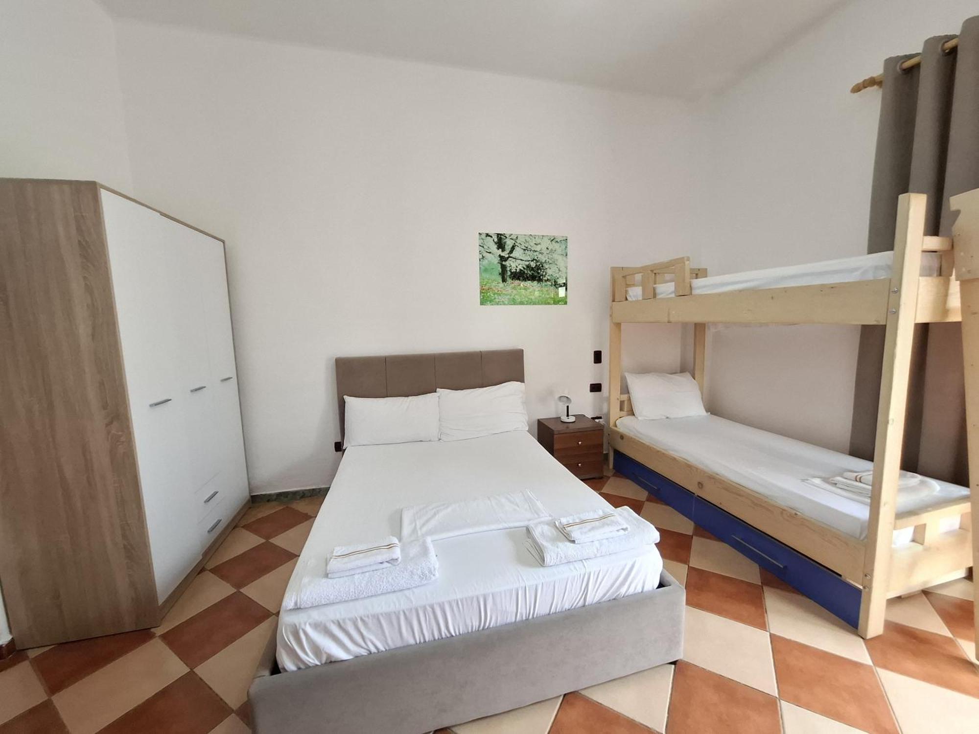 Hotel Sirena Radhimë Zewnętrze zdjęcie